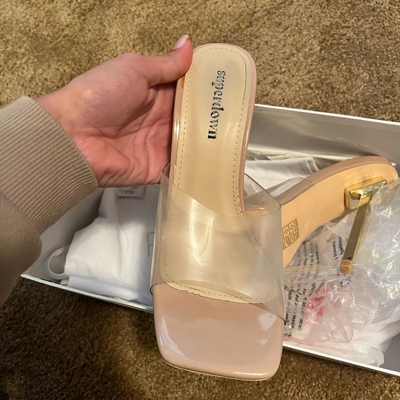 RAYE Heels - Picture 8 of 9